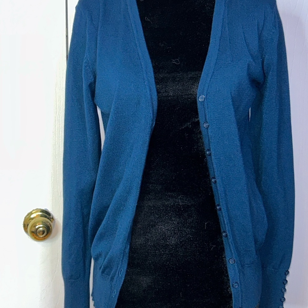 NWT made by Johnny button front cardigan - Picture 4 of 7